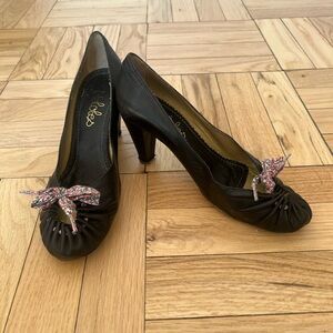 Maloles black leather heel with liberty print ribbon detail. Size 7.5.
